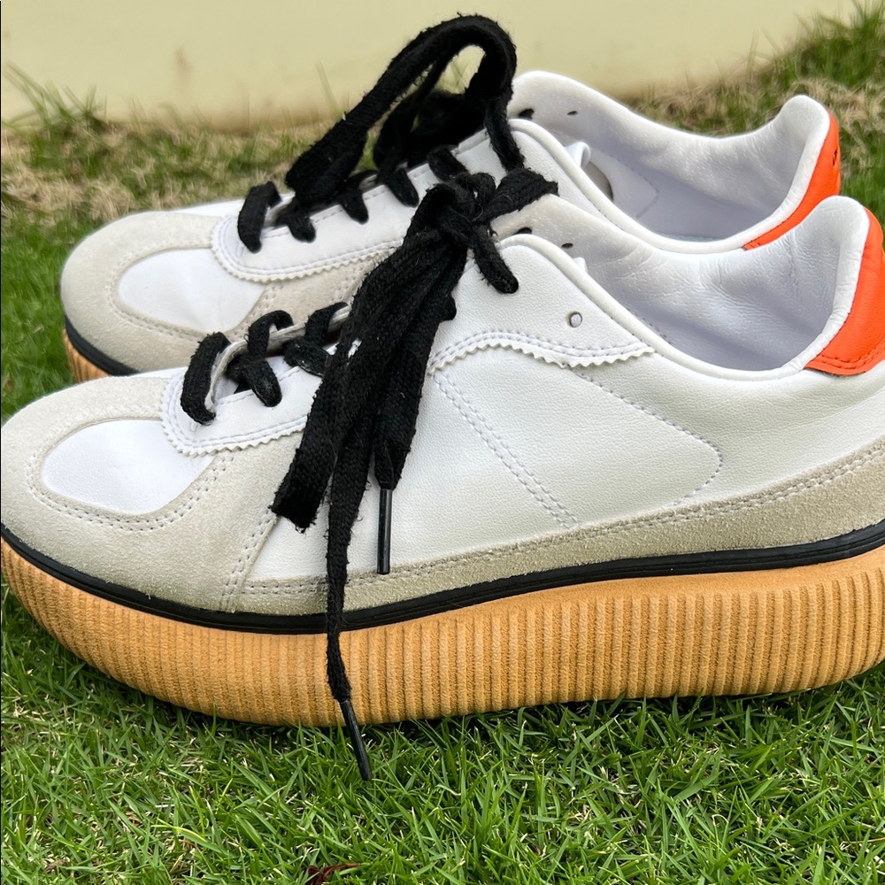 Onitsuka Tiger by Asics White and Orange Sneakers excellent condition - Picture 3 of 8